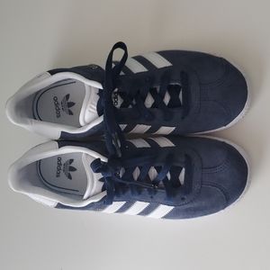 EUC Adidas Kids Gazelle in Blue size 2.5